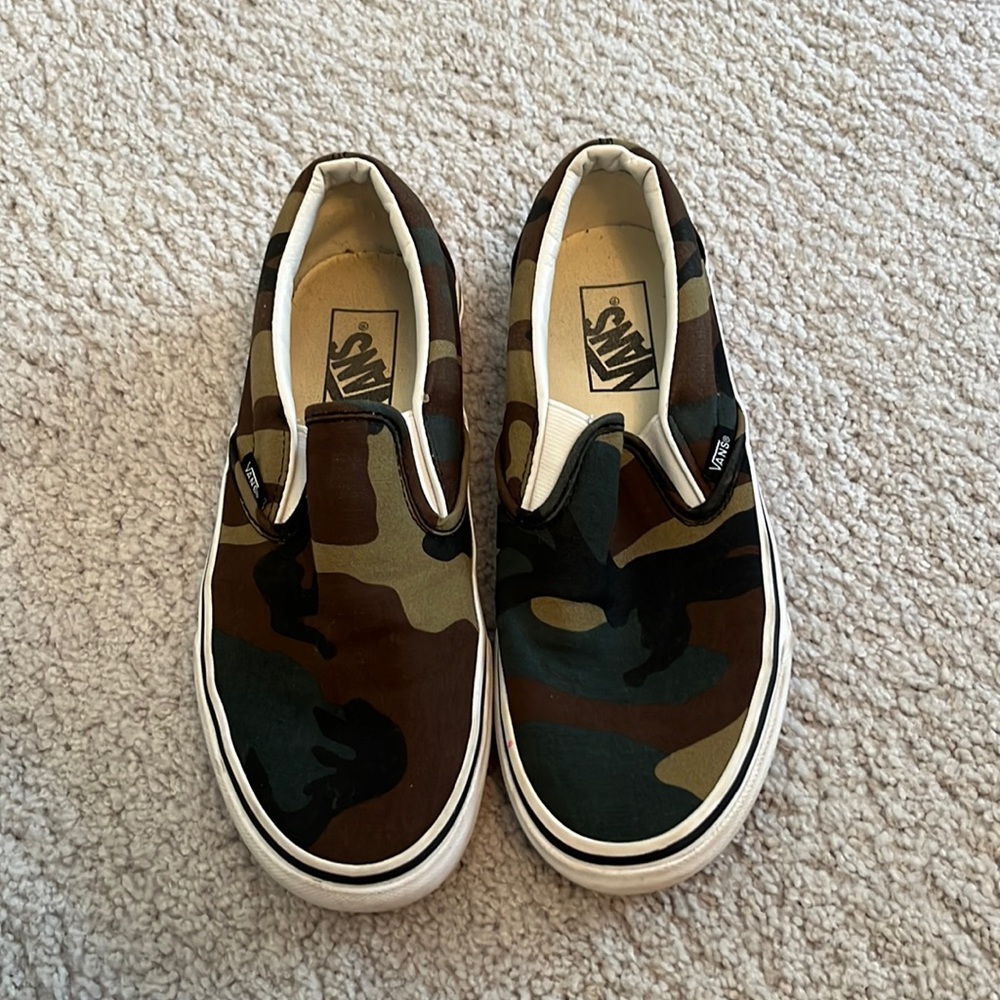 CAMO VANS